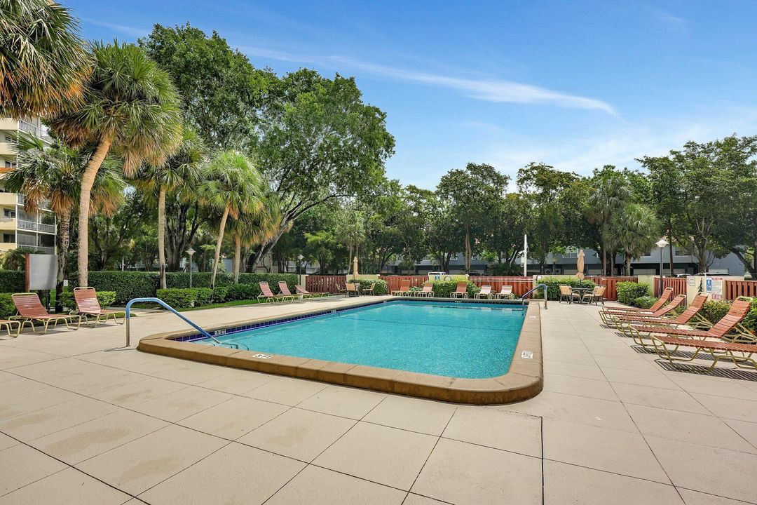 На продажу: $179,000 (2 спален, 2 ванн, 1350 Квадратных фут)