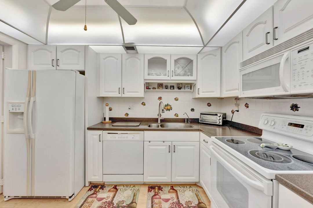 На продажу: $179,000 (2 спален, 2 ванн, 1350 Квадратных фут)