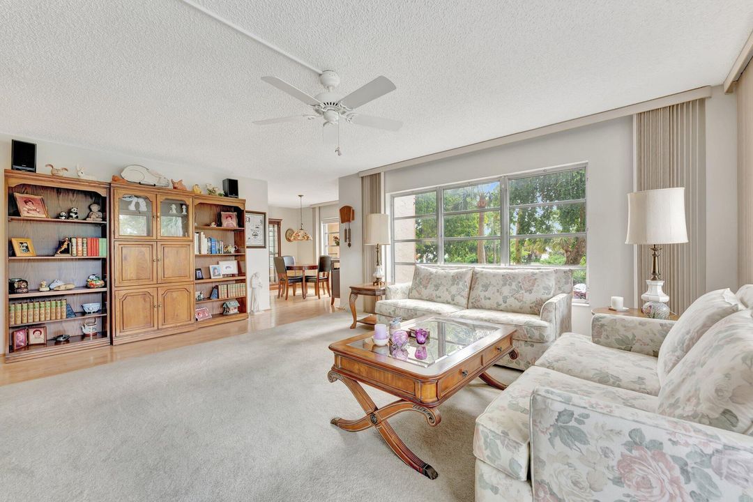 На продажу: $179,000 (2 спален, 2 ванн, 1350 Квадратных фут)