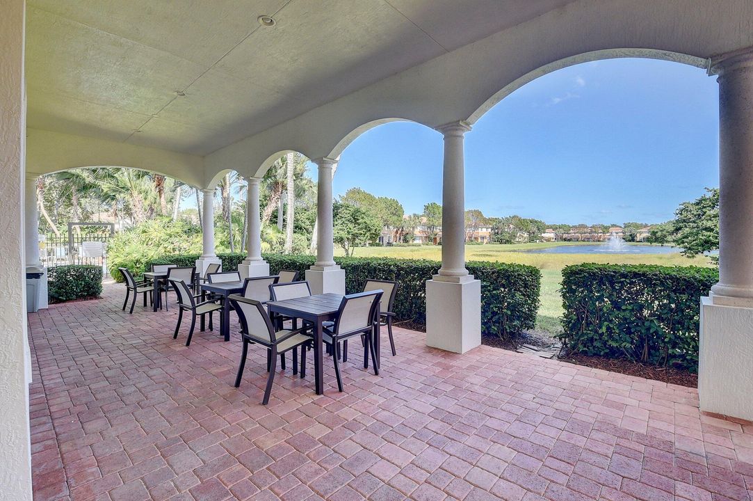 出租: $2,950 (3 贝兹, 3 浴室, 1560 平方英尺)