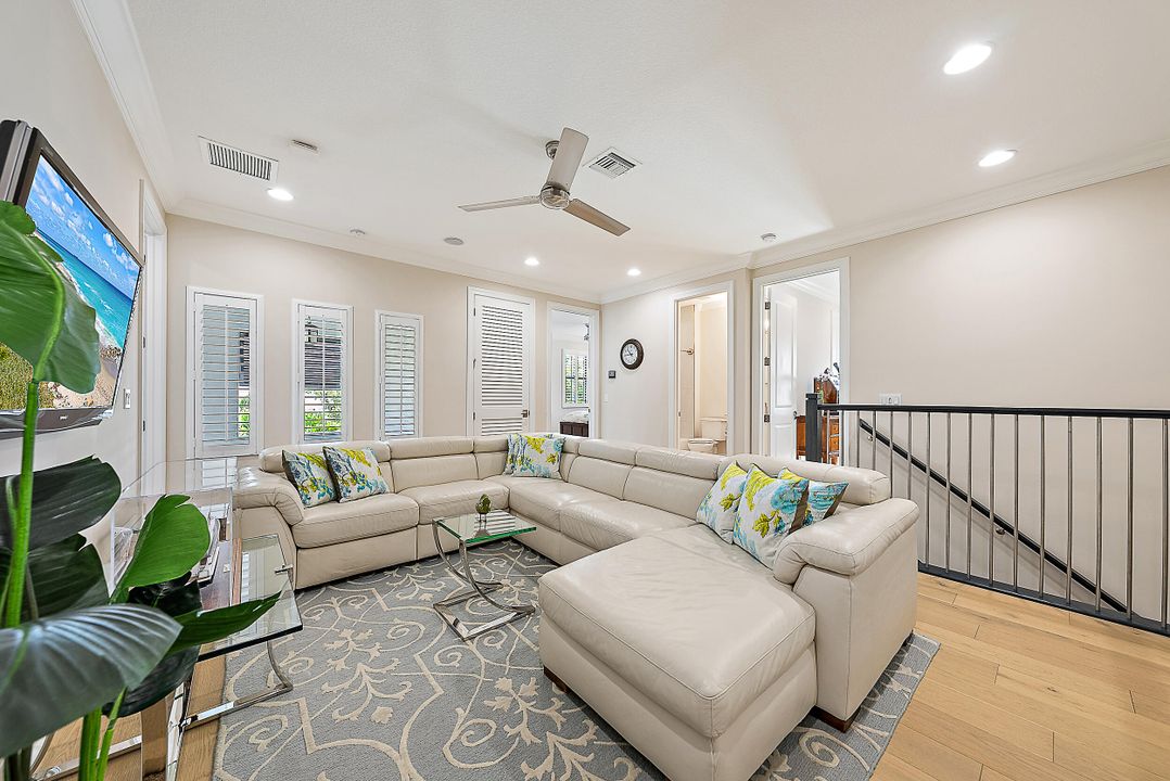 Active With Contract: $2,150,000 (4 beds, 5 baths, 3592 Square Feet)