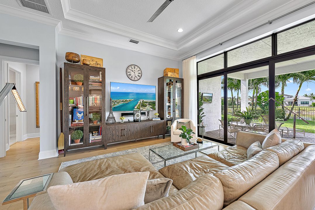 Active With Contract: $2,150,000 (4 beds, 5 baths, 3592 Square Feet)