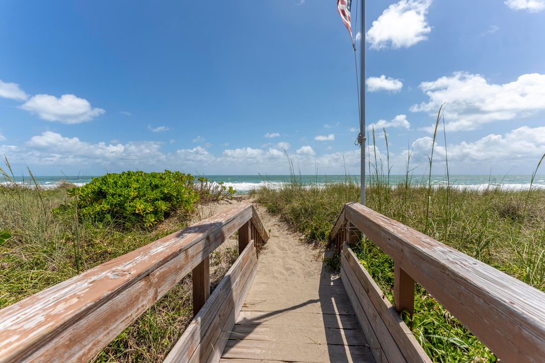 For Sale: $595,000 (2 beds, 2 baths, 1436 Square Feet)