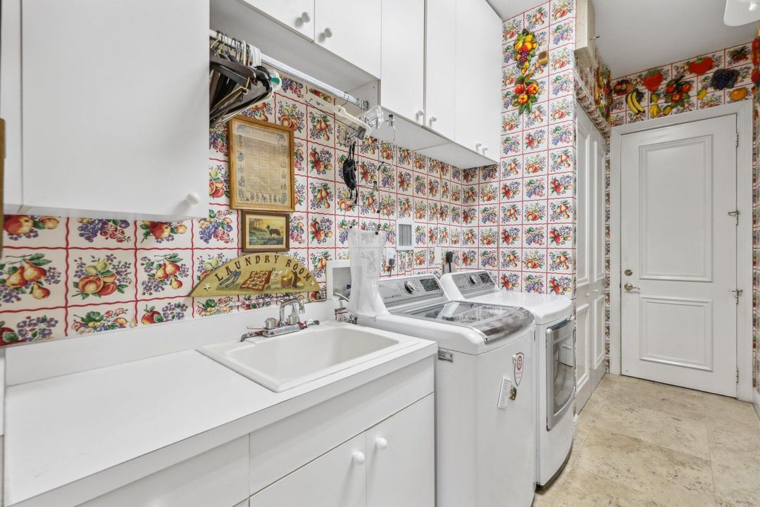 For Sale: $3,250,000 (6 beds, 7 baths, 4805 Square Feet)