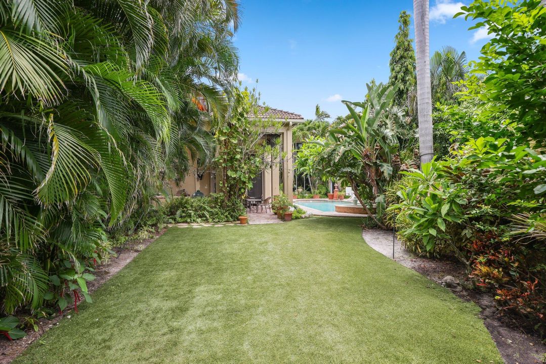 For Sale: $3,250,000 (6 beds, 7 baths, 4805 Square Feet)