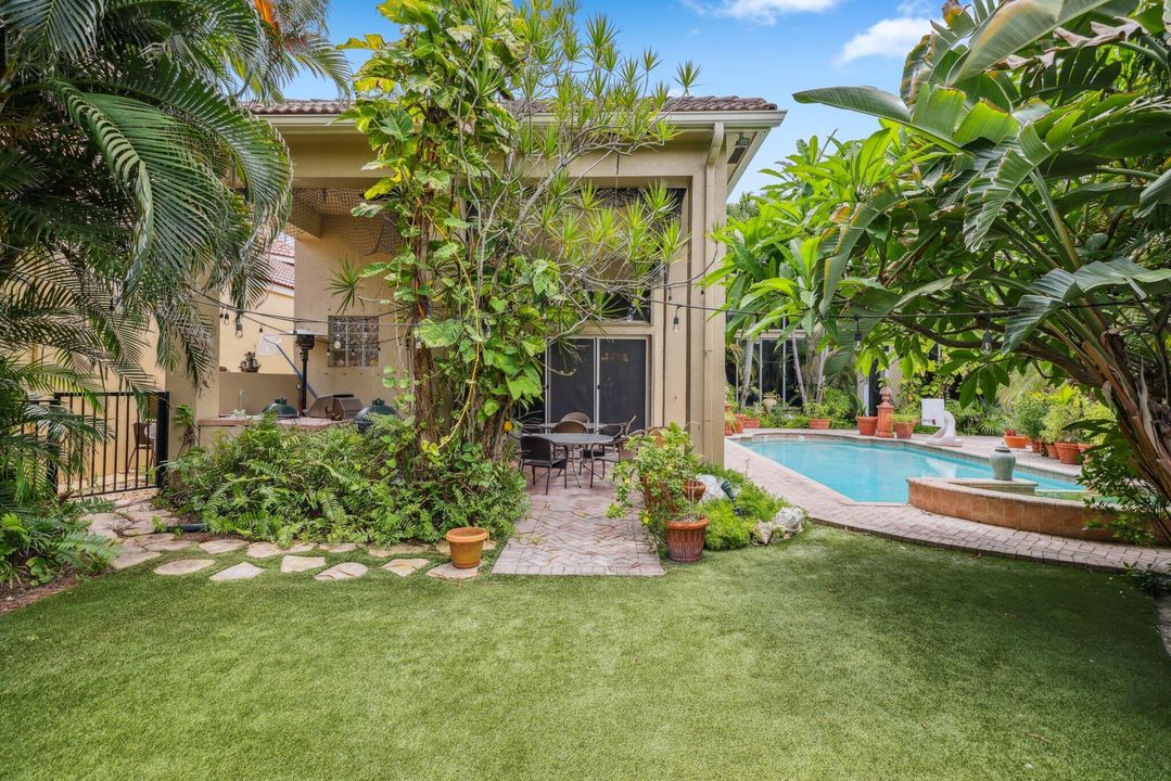 For Sale: $3,250,000 (6 beds, 7 baths, 4805 Square Feet)