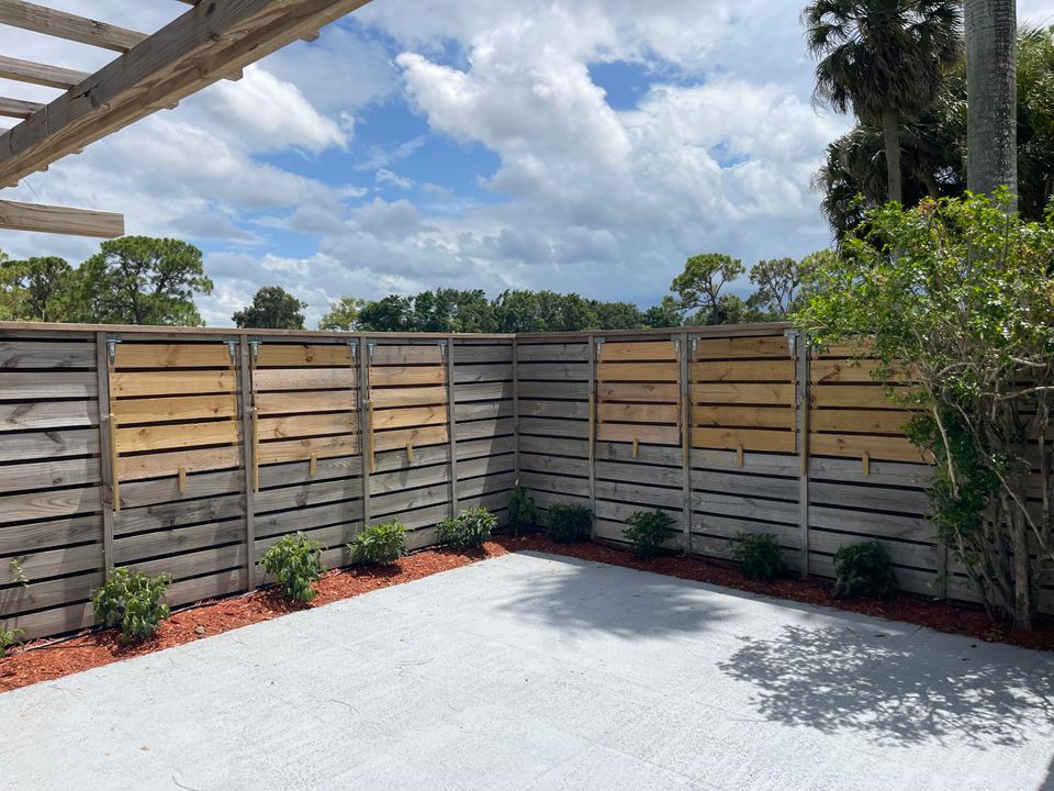 Active With Contract: $3,400 (2 beds, 2 baths, 1488 Square Feet)