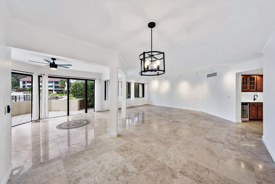 В аренду: $6,000 (4 спален, 3 ванн, 2580 Квадратных фут)