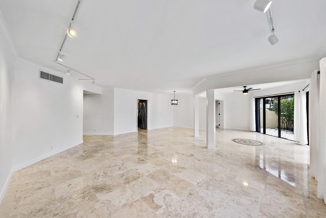 В аренду: $6,000 (4 спален, 3 ванн, 2580 Квадратных фут)