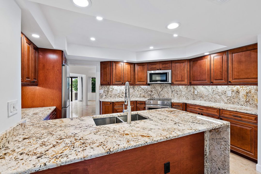 В аренду: $6,000 (4 спален, 3 ванн, 2580 Квадратных фут)