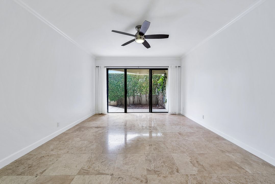 В аренду: $6,000 (4 спален, 3 ванн, 2580 Квадратных фут)