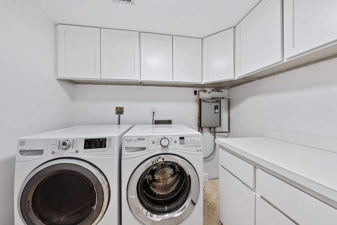 В аренду: $6,000 (4 спален, 3 ванн, 2580 Квадратных фут)