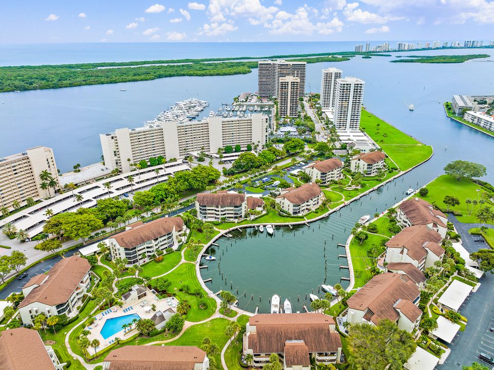 В аренду: $6,000 (4 спален, 3 ванн, 2580 Квадратных фут)