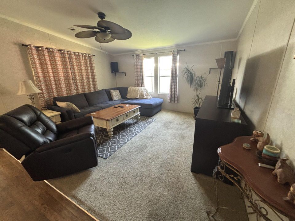 待售: $99,000 (3 贝兹, 2 浴室, 1323 平方英尺)