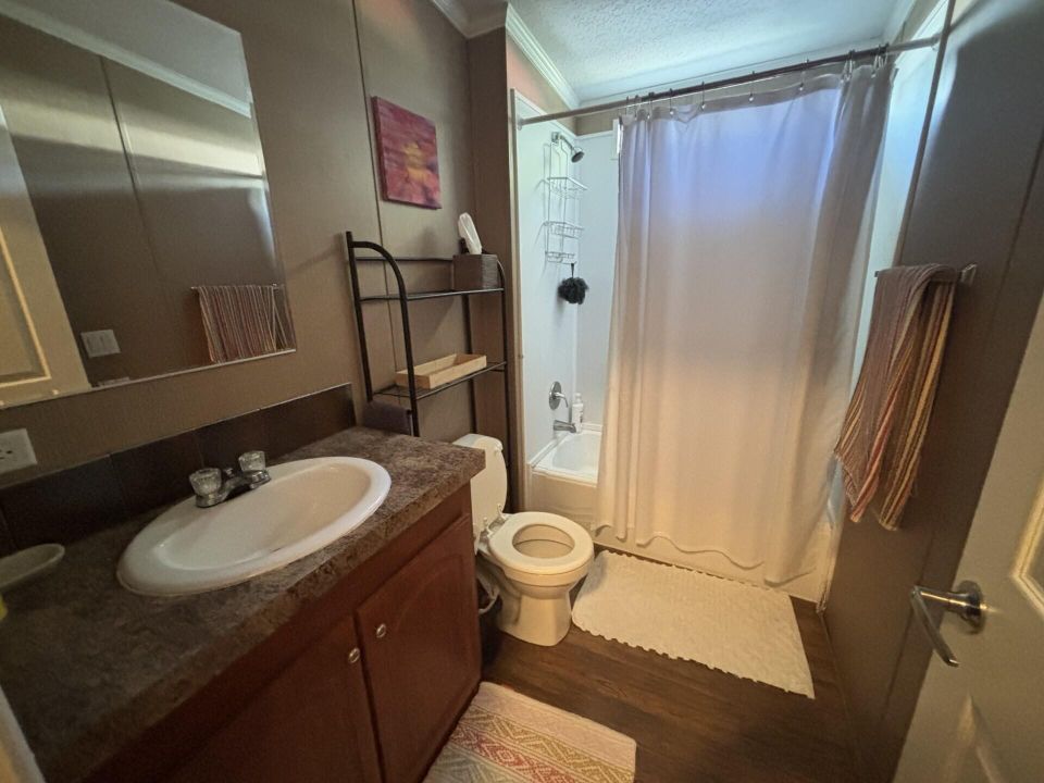 待售: $99,000 (3 贝兹, 2 浴室, 1323 平方英尺)