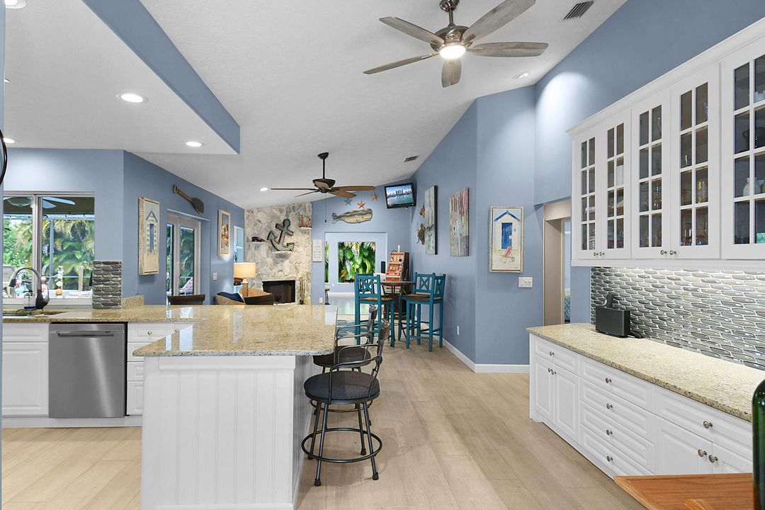 待售: $1,250,000 (4 贝兹, 2 浴室, 3037 平方英尺)