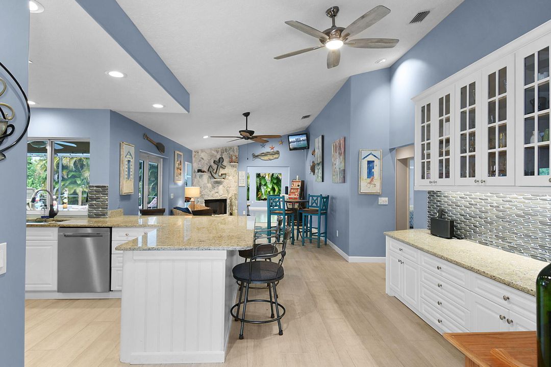 待售: $1,250,000 (4 贝兹, 2 浴室, 3037 平方英尺)