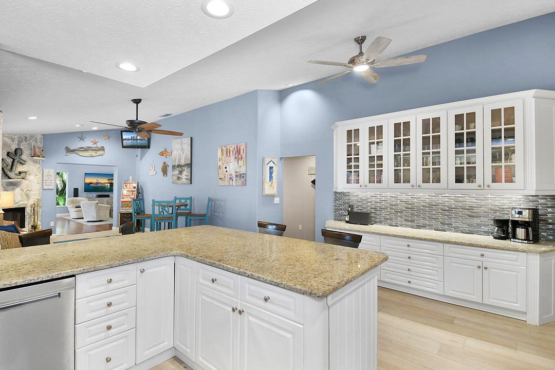 待售: $1,250,000 (4 贝兹, 2 浴室, 3037 平方英尺)