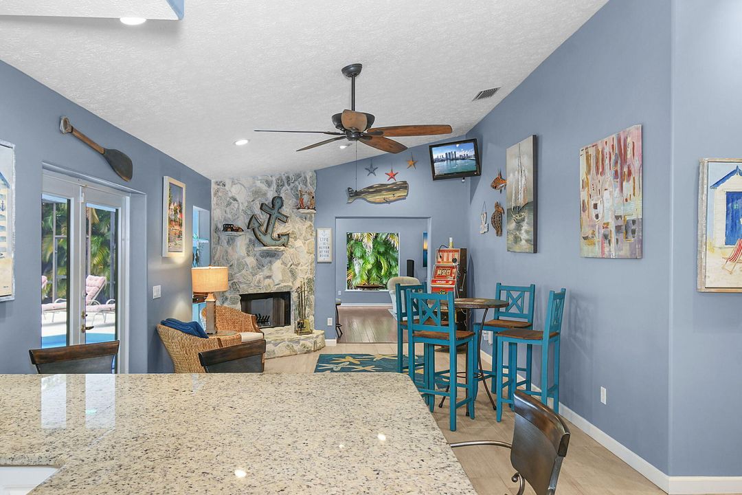 待售: $1,250,000 (4 贝兹, 2 浴室, 3037 平方英尺)