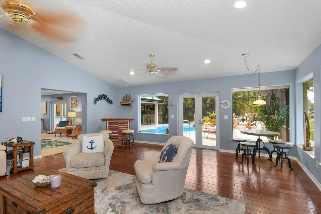 待售: $1,250,000 (4 贝兹, 2 浴室, 3037 平方英尺)