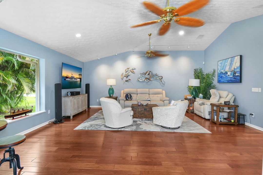 待售: $1,250,000 (4 贝兹, 2 浴室, 3037 平方英尺)