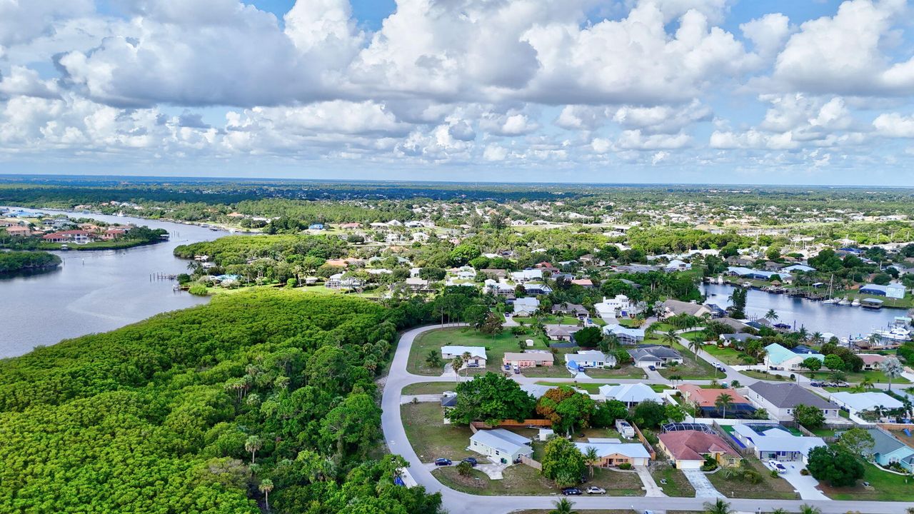 待售: $1,250,000 (4 贝兹, 2 浴室, 3037 平方英尺)