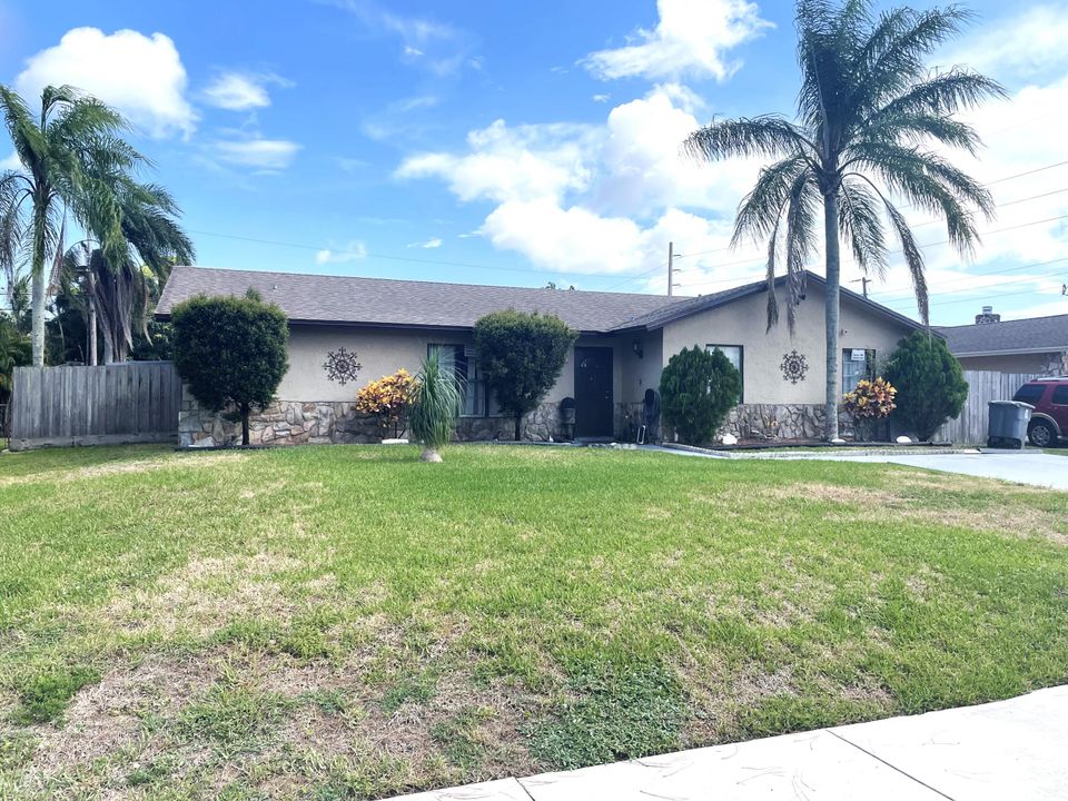 Recently Sold: $499,900 (3 beds, 2 baths, 1616 Square Feet)