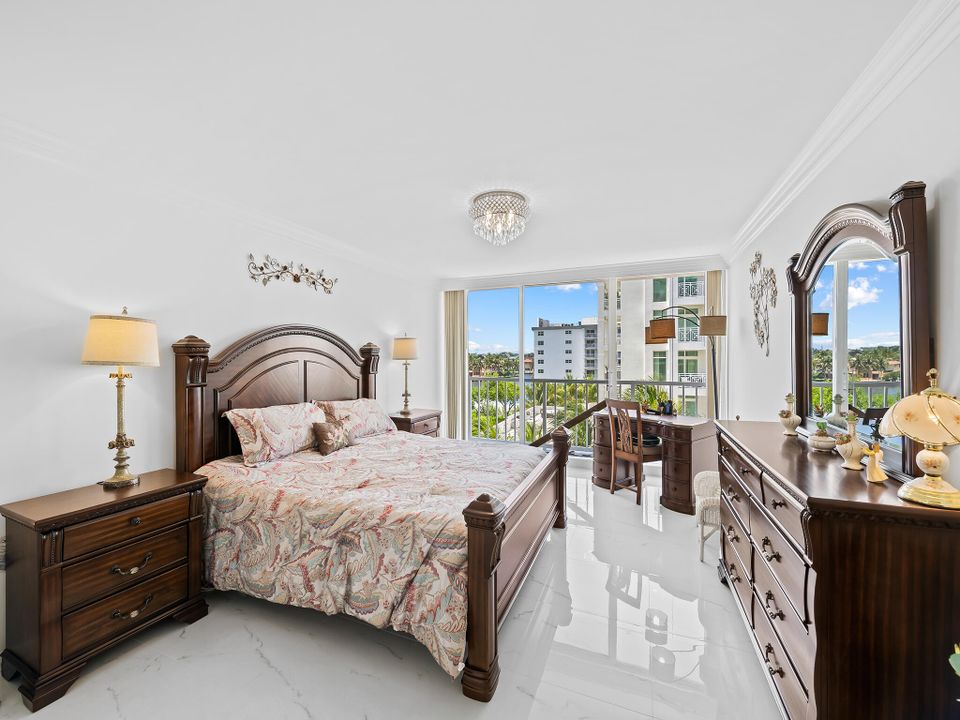 Active With Contract: $1,100,000 (3 beds, 3 baths, 2108 Square Feet)