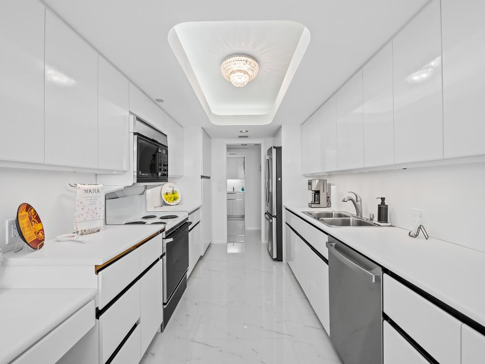 Active With Contract: $1,100,000 (3 beds, 3 baths, 2108 Square Feet)