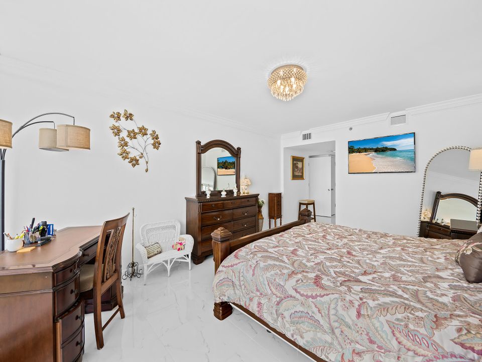 Active With Contract: $1,100,000 (3 beds, 3 baths, 2108 Square Feet)