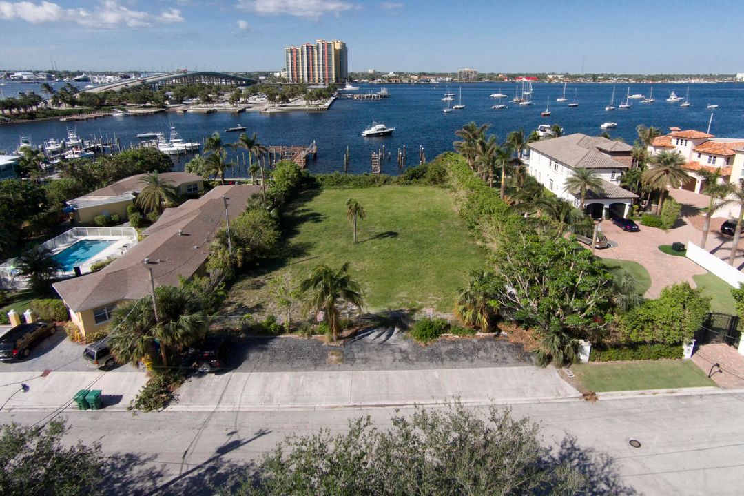 На продажу: $5,695,000 (0 спален, 0 ванн, 0 Квадратных фут)