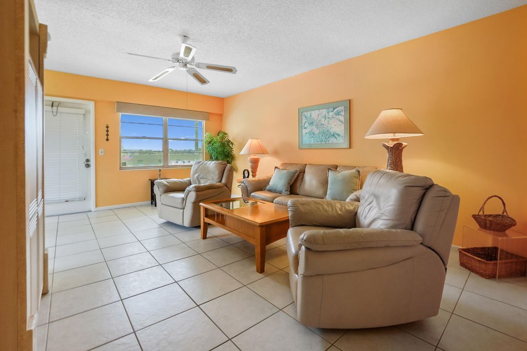 For Sale: $110,000 (2 beds, 1 baths, 840 Square Feet)