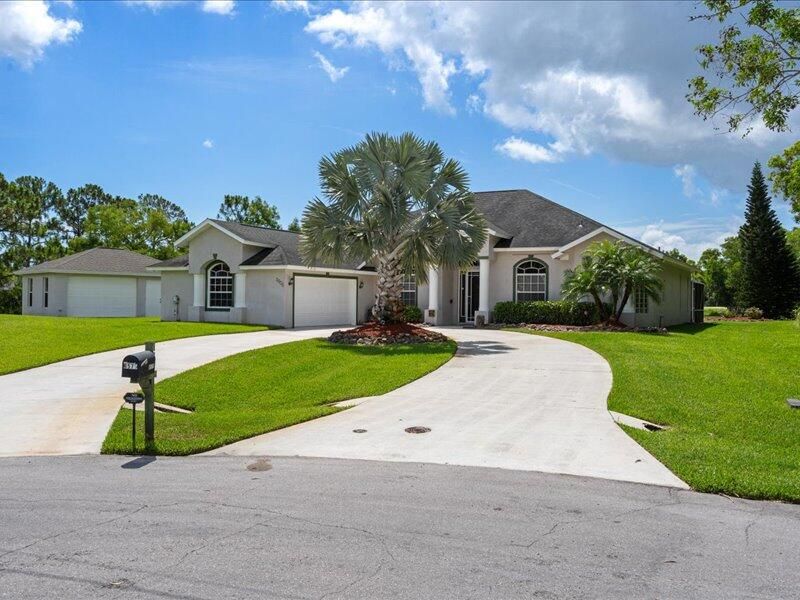 En Venta: $695,000 (3 camas, 2 baños, 2800 Pies cuadrados)