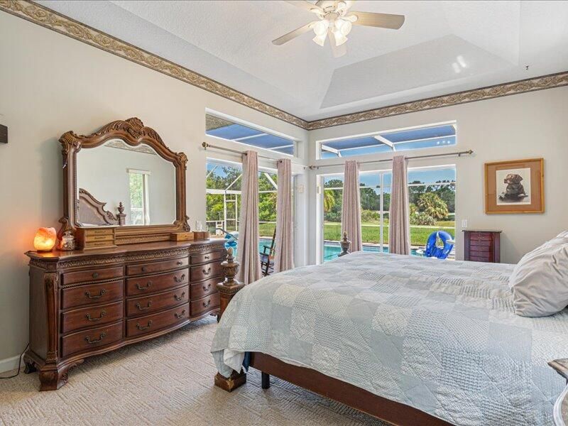 En Venta: $695,000 (3 camas, 2 baños, 2800 Pies cuadrados)