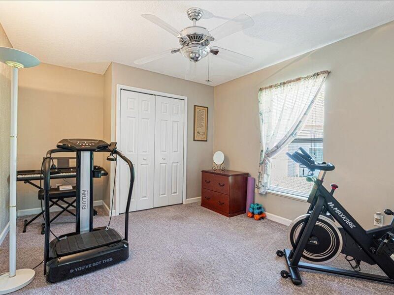 En Venta: $695,000 (3 camas, 2 baños, 2800 Pies cuadrados)