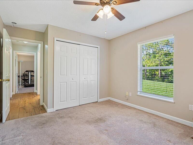 En Venta: $695,000 (3 camas, 2 baños, 2800 Pies cuadrados)