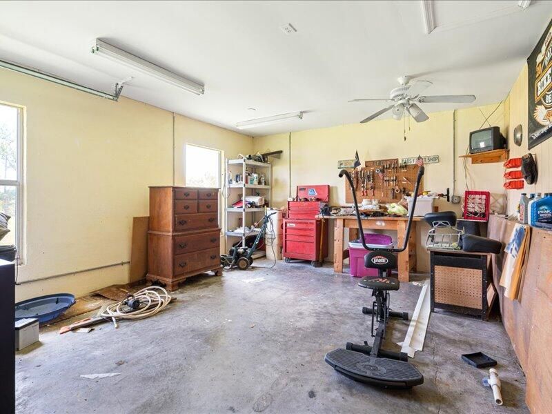 En Venta: $695,000 (3 camas, 2 baños, 2800 Pies cuadrados)