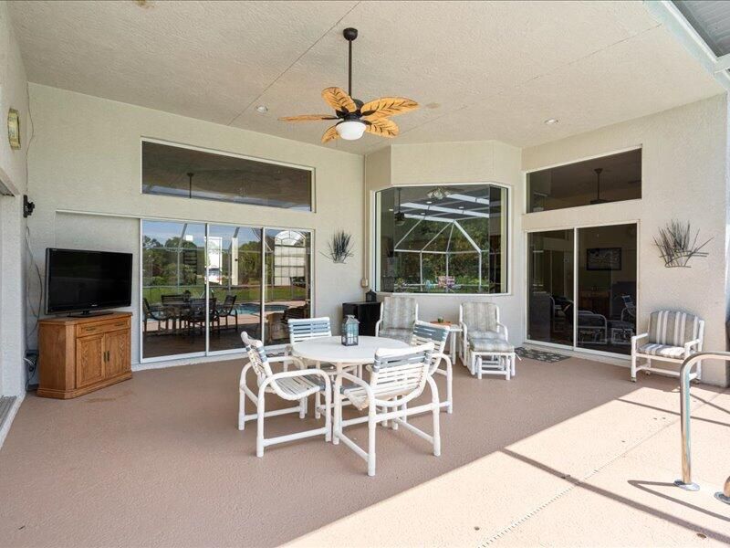 En Venta: $695,000 (3 camas, 2 baños, 2800 Pies cuadrados)