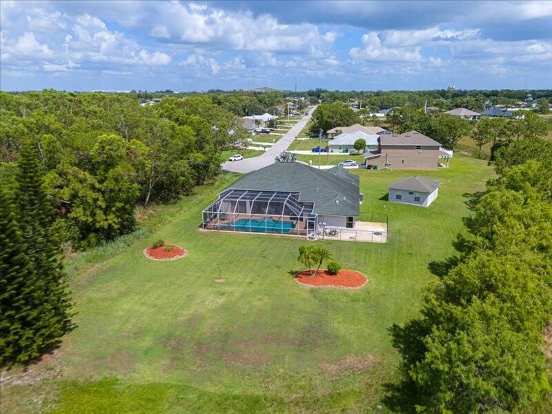 En Venta: $695,000 (3 camas, 2 baños, 2800 Pies cuadrados)