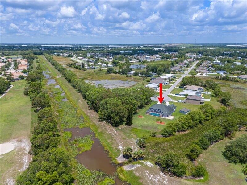 En Venta: $695,000 (3 camas, 2 baños, 2800 Pies cuadrados)