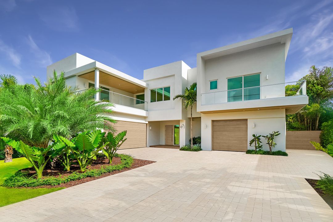 Recently Sold: $4,389,000 (5 beds, 5 baths, 4450 Square Feet)