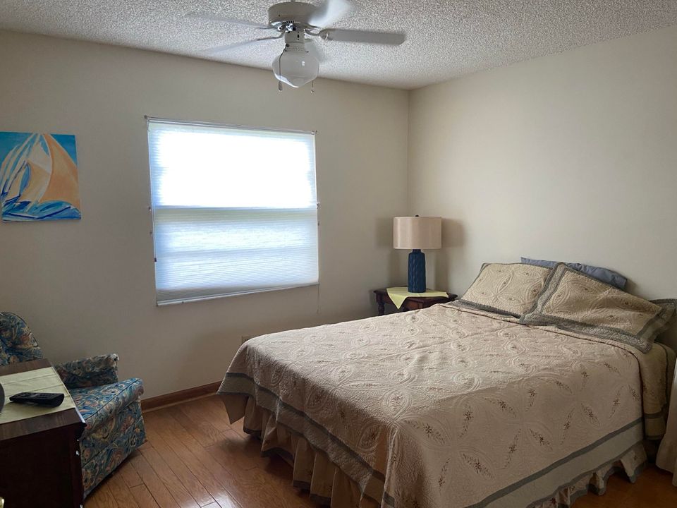 Под контрактом: $149,900 (2 спален, 2 ванн, 1078 Квадратных фут)