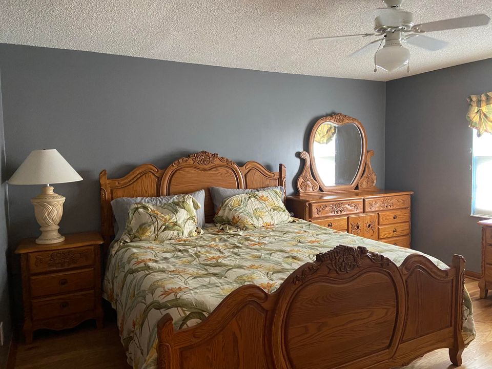 Под контрактом: $149,900 (2 спален, 2 ванн, 1078 Квадратных фут)