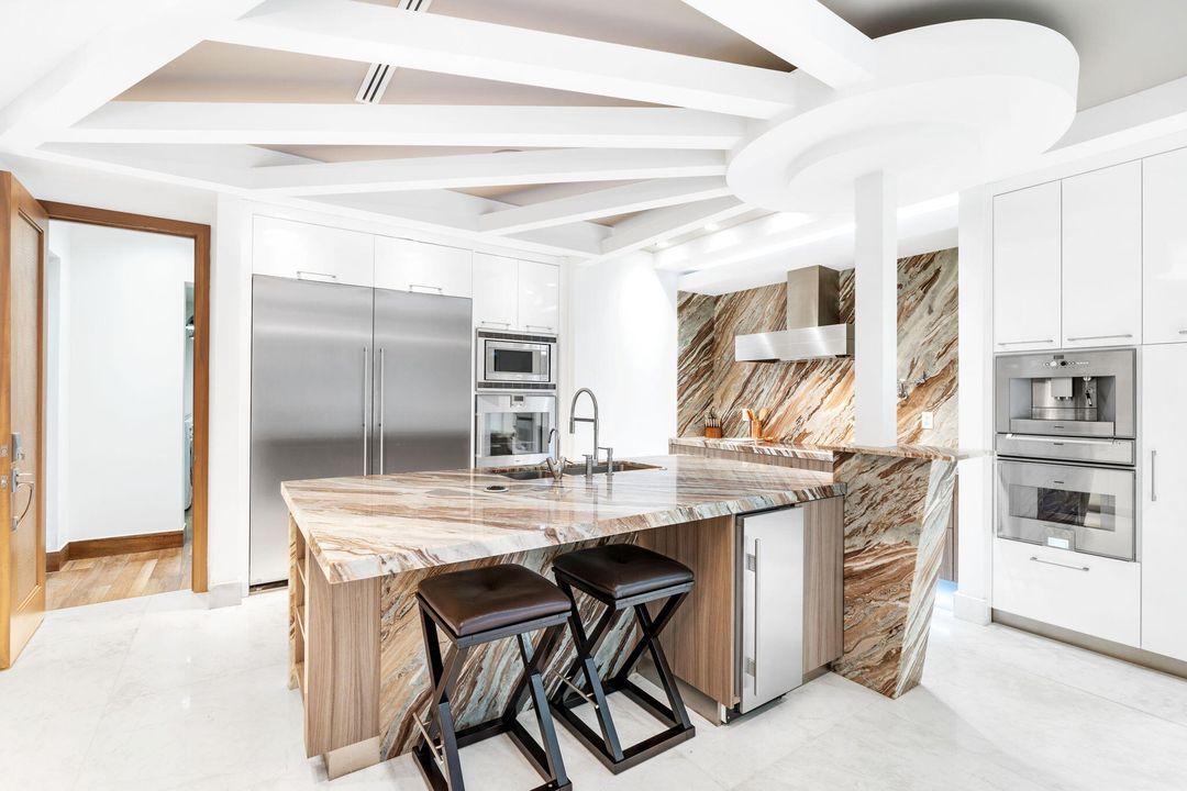 En Venta: $3,750,000 (6 camas, 5 baños, 4898 Pies cuadrados)