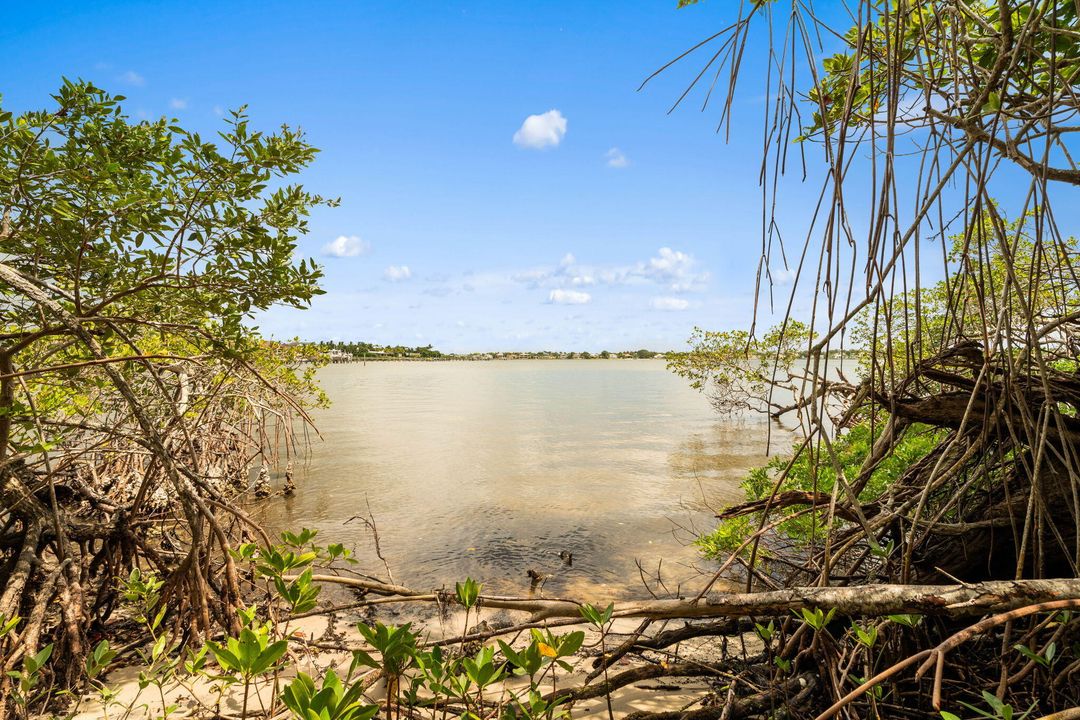 待售: $5,990,000 (10 贝兹, 10 浴室, 6000 平方英尺)