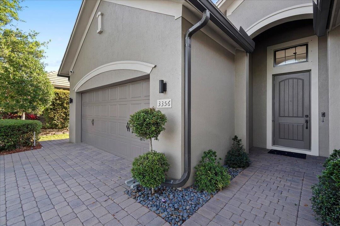 Activo con contrato: $10,000 (3 camas, 2 baños, 1915 Pies cuadrados)