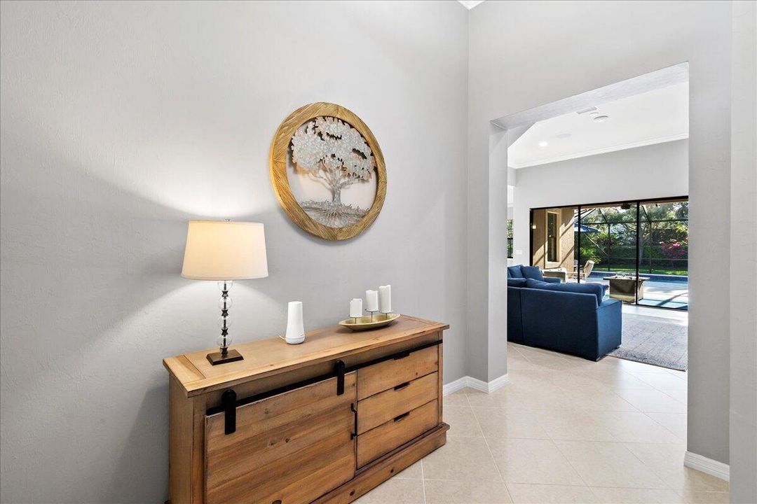 Activo con contrato: $10,000 (3 camas, 2 baños, 1915 Pies cuadrados)