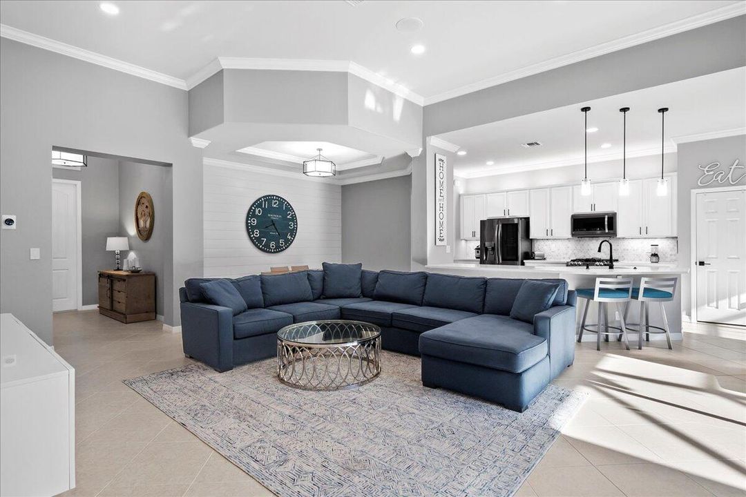 Activo con contrato: $10,000 (3 camas, 2 baños, 1915 Pies cuadrados)