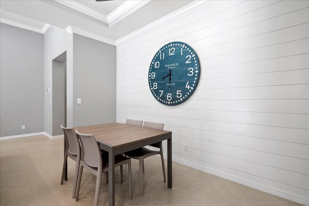 Activo con contrato: $10,000 (3 camas, 2 baños, 1915 Pies cuadrados)