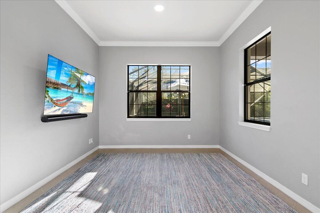 Activo con contrato: $10,000 (3 camas, 2 baños, 1915 Pies cuadrados)